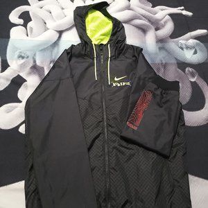 Nike Catching Air Windrunner Jacket - Large